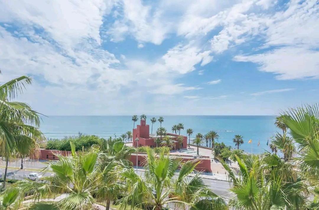 El Estudio De La Playa Benalbeach Holidays Paradise Benalmádena Kültér fotó